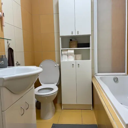Cozy Near The Center Apartment Hradec Kralove